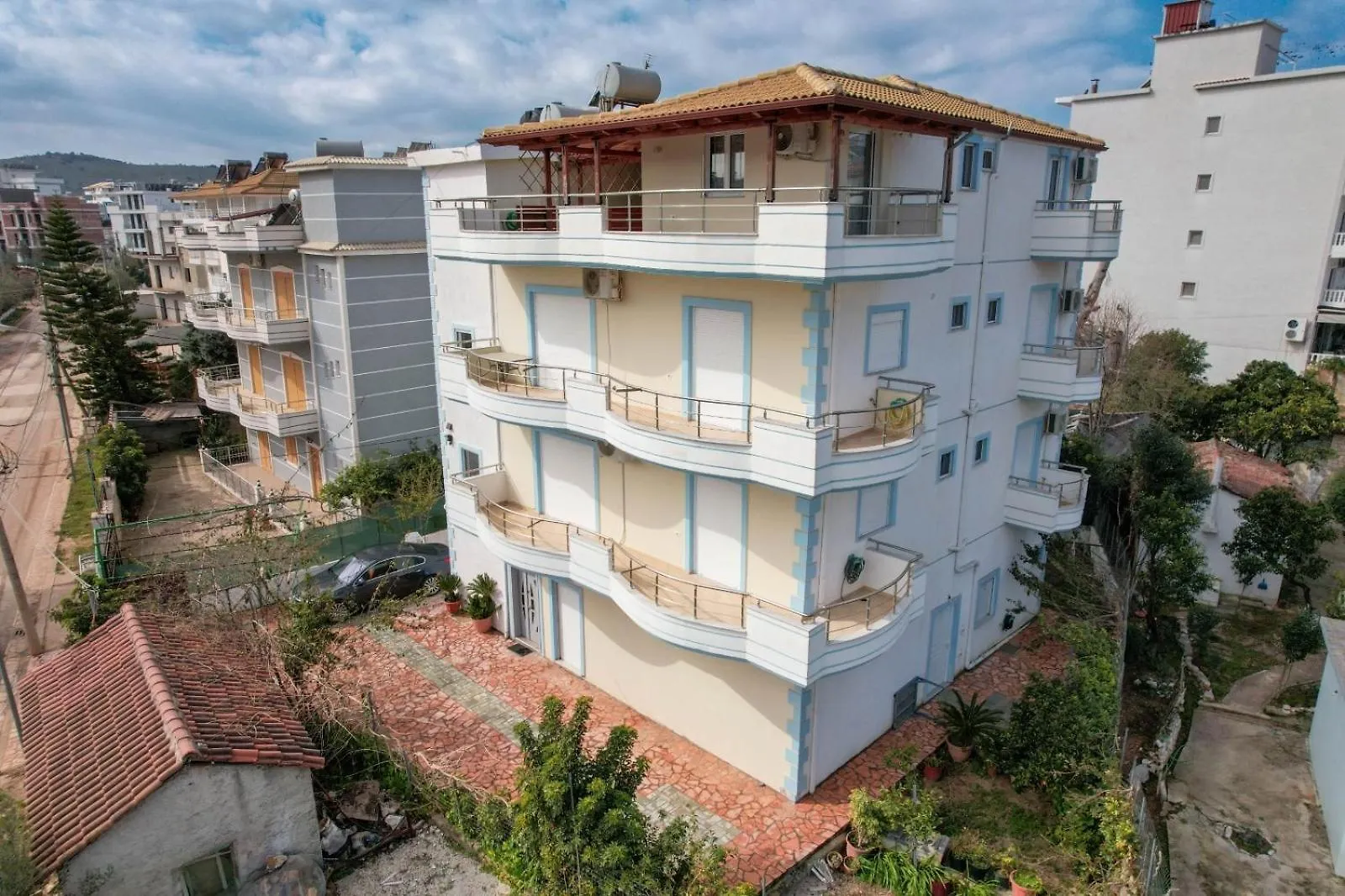 Sunborn Apartments Ksamil
