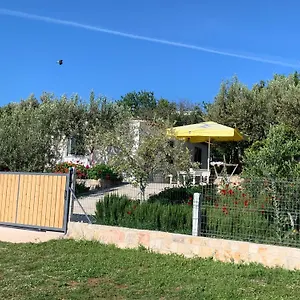 Willa Ermali, Ksamil